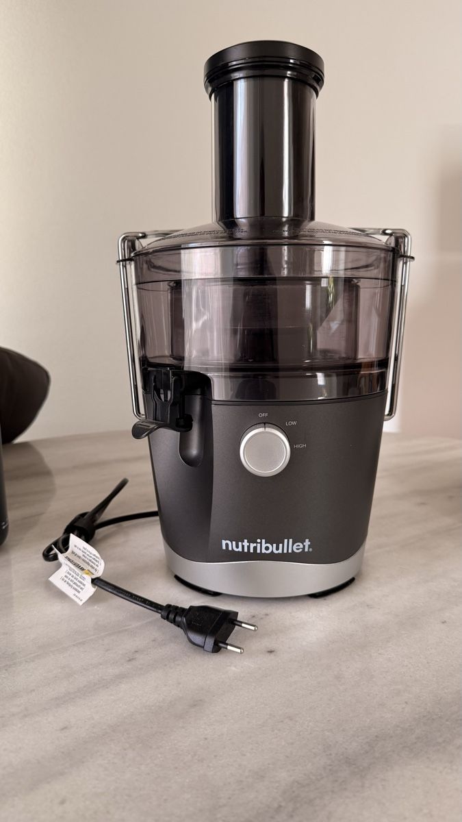 Nutribullet Elettrodomestici da cucina: Nutribullet-Entsafter, grau, guter Zustand, komplettes Set – Usato da Zürich venduto da sil_z7hs