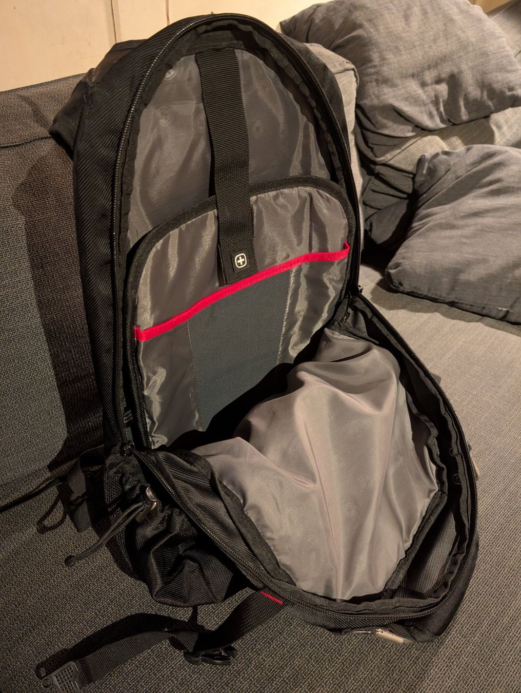 Wenger Zaini: Wenger Rucksack 44cm mit Laptopfach – Usato da Suhr venduto da 54g1 4