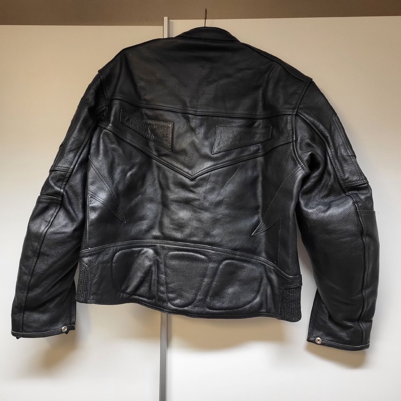 Jacken: TöffJacke echt Leder 3XL neuwertig – Gebraucht aus Kägiswil von Megafi56 4
