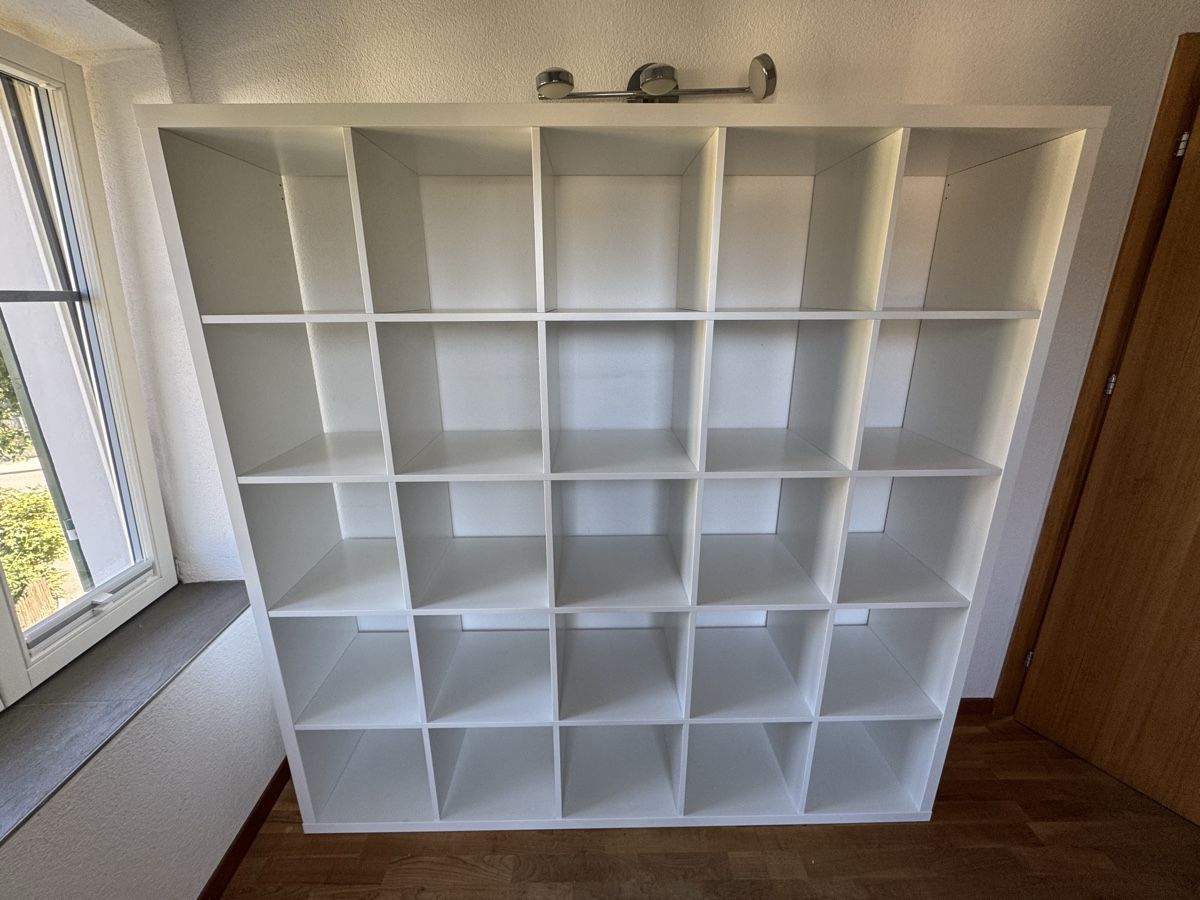 Ikea Regale: Weiss 5x5 Kallax Schrank – Gebraucht aus Wald ZH von StefaNes88 5