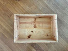 Weinkiste aus Holz mit Deckel