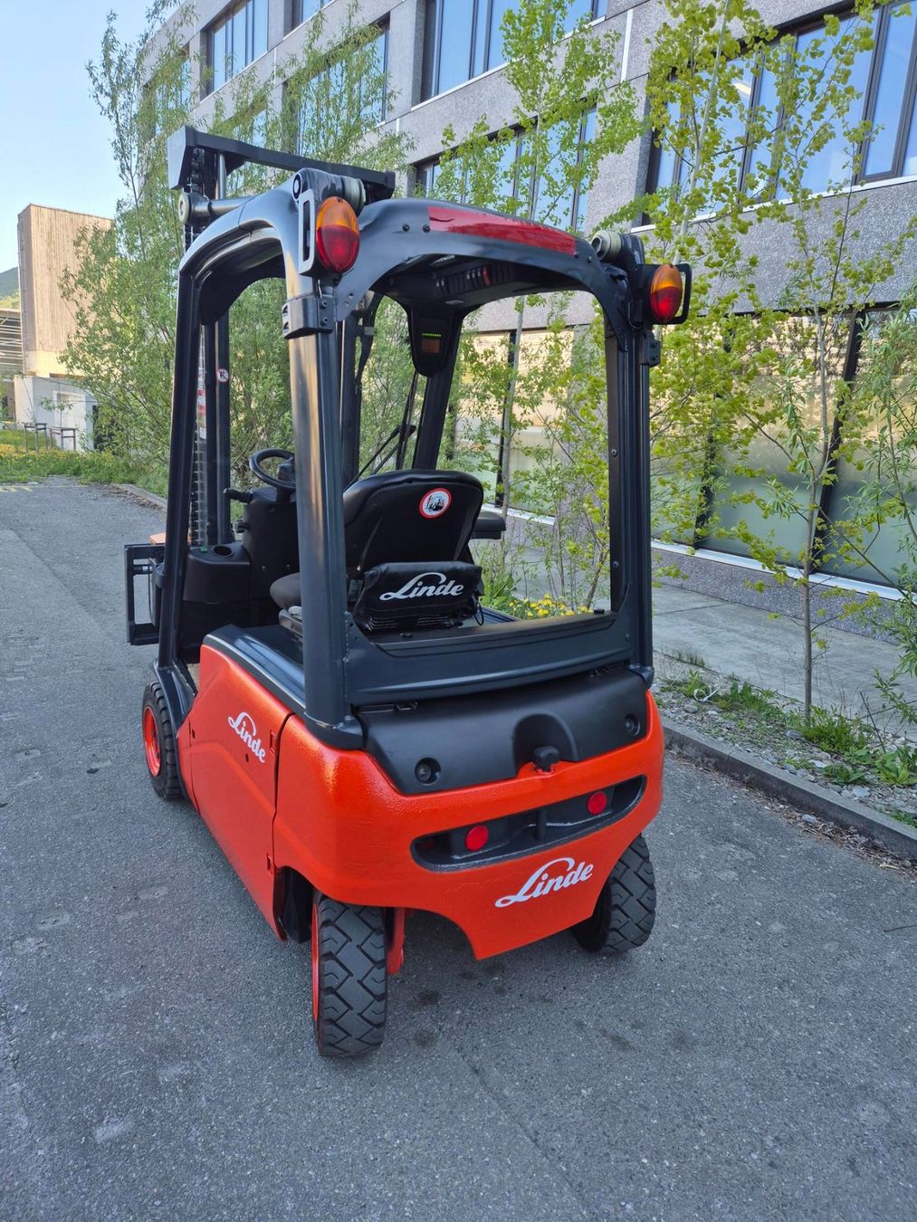 Linde Carrelli elevatori e a forche: Stapler Linde E16P -01 – Usato da Aarau venduto da LM-Handel 1