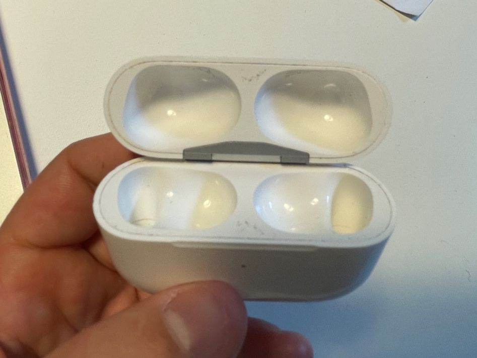 Apple Cuffie: Apple Airpods Pro Ladecase Lightning – Difettoso da Zürich venduto da HZADJW 3