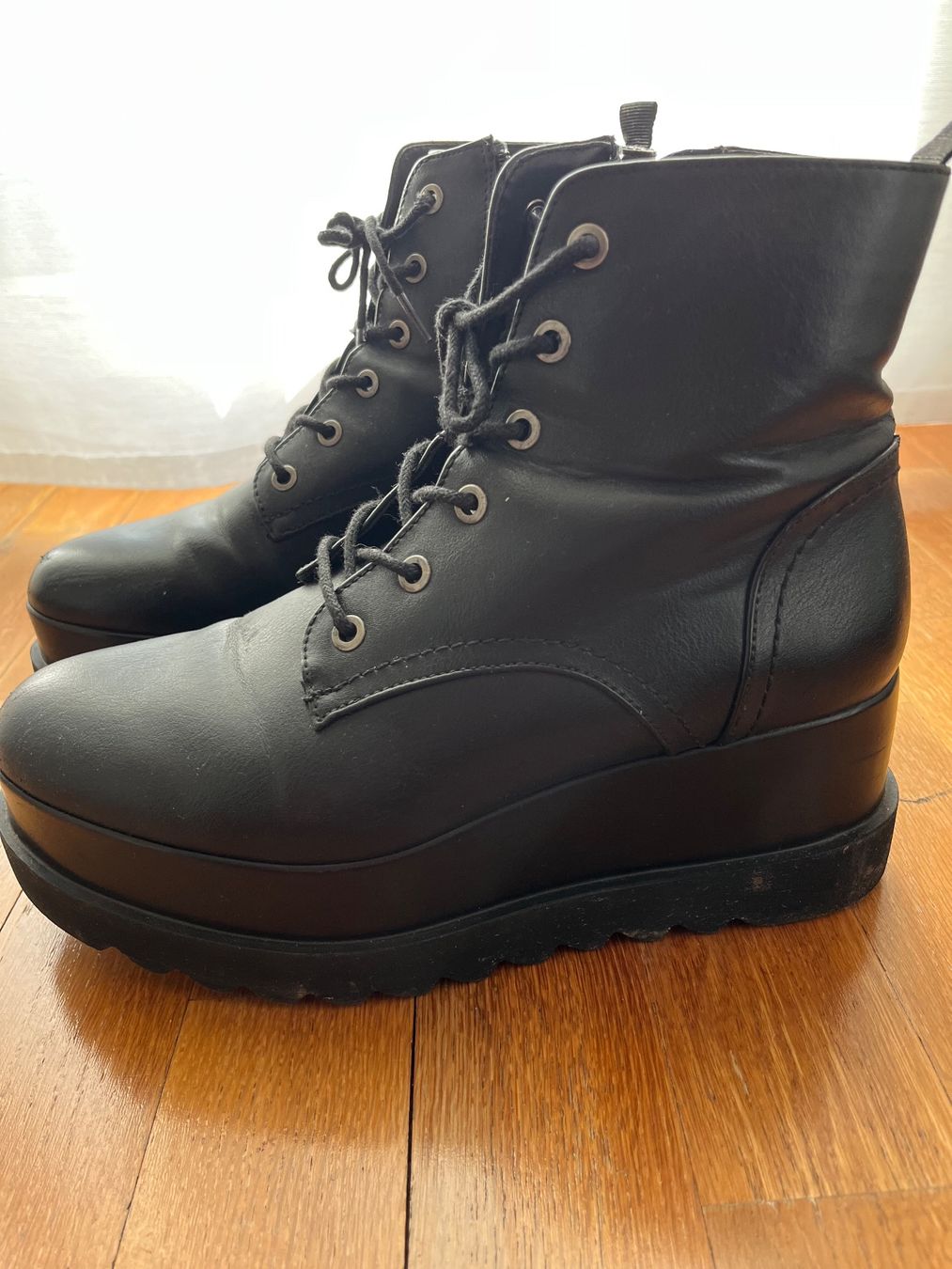 Dosenbach Scarpe da donna: Schwarze Plateau Stiefel, Grösse 40, gebraucht – Usato da Ittigen venduto da str_9dw5 2