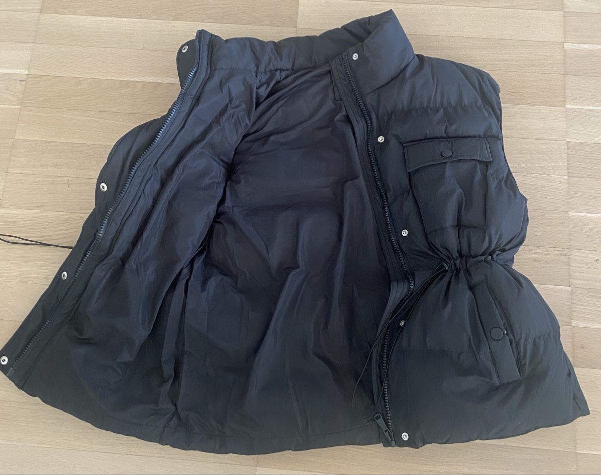 Gilet & Giacche senza maniche: Gilet schwarz, Grösse S/M – Nuovo (secondo la descrizione) da Zuchwil venduto da patriziatr 1
