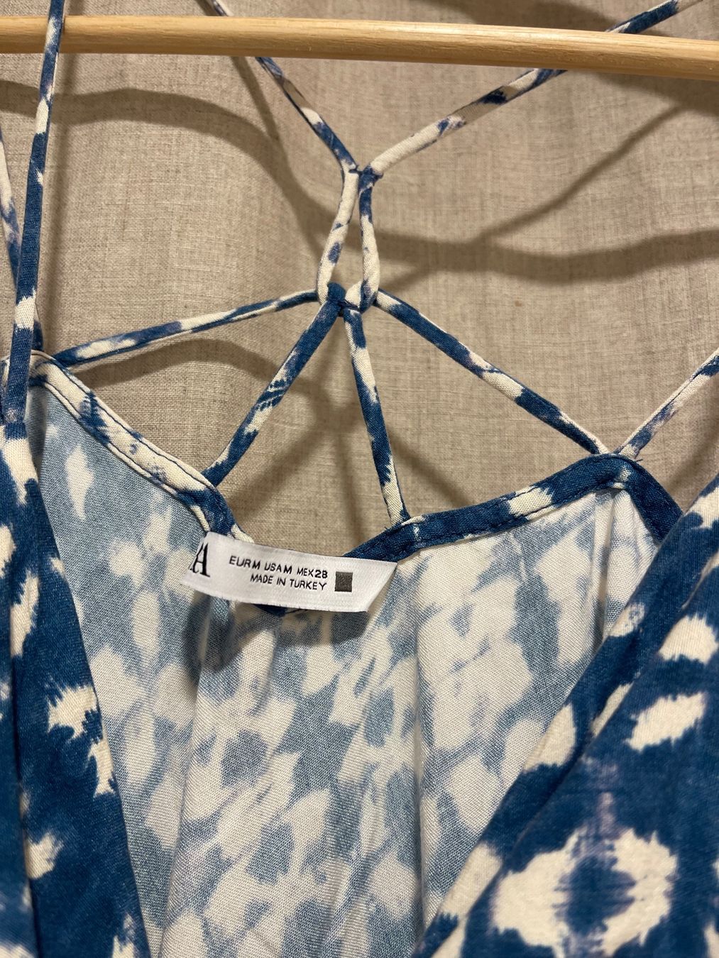 Zara Vestiti: Kleid blau-weiss gemustert  M Viskose Versand 9.- – Nuovo e nell'imballaggio originale da Meilen venduto da ana9 2