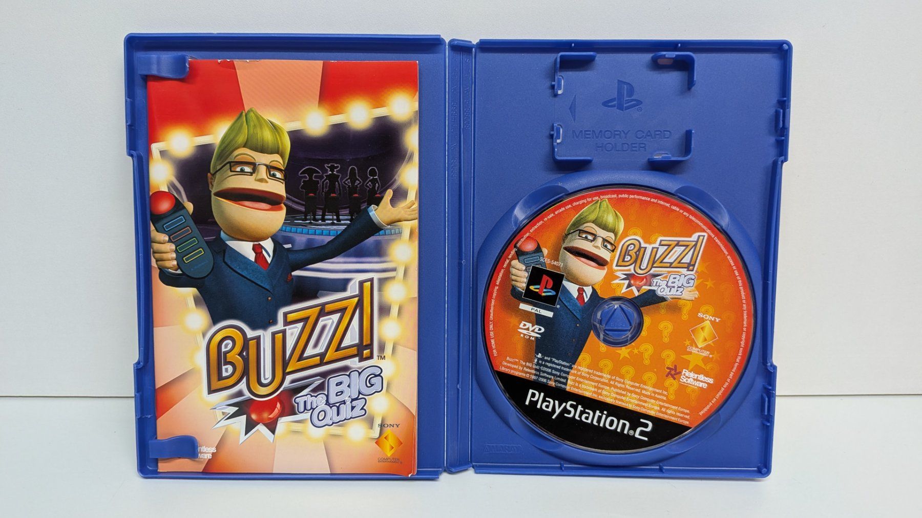 Giochi: 4 PlayStation Buzzer mit 3 Buzz!-Games, PS2 – Usato da Menziken venduto da mame18 2
