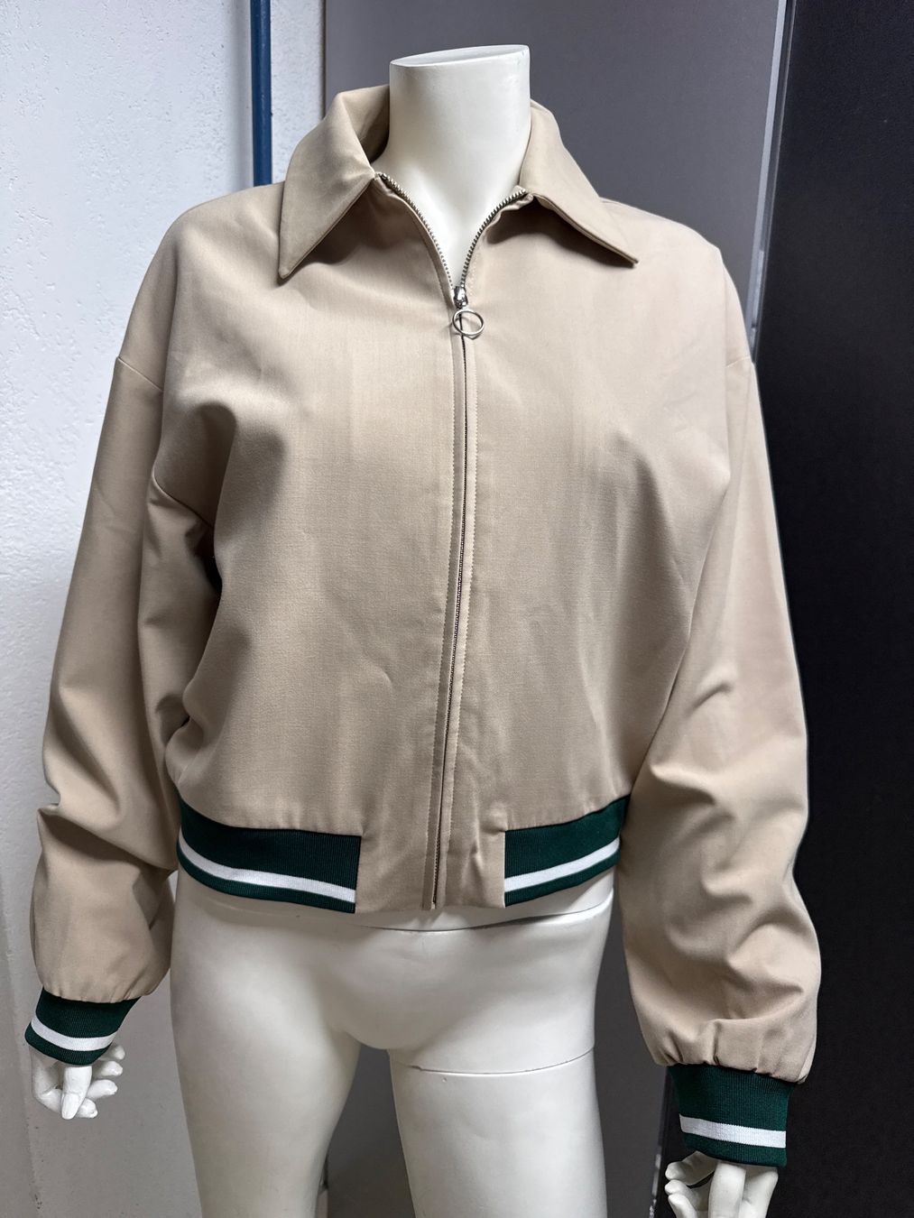 Zara Giacche: Zara Bomber Jacket With Contrast Taping Camel Beige Size S – Nuovo (secondo la descrizione) da Birr venduto da WalkyriaM