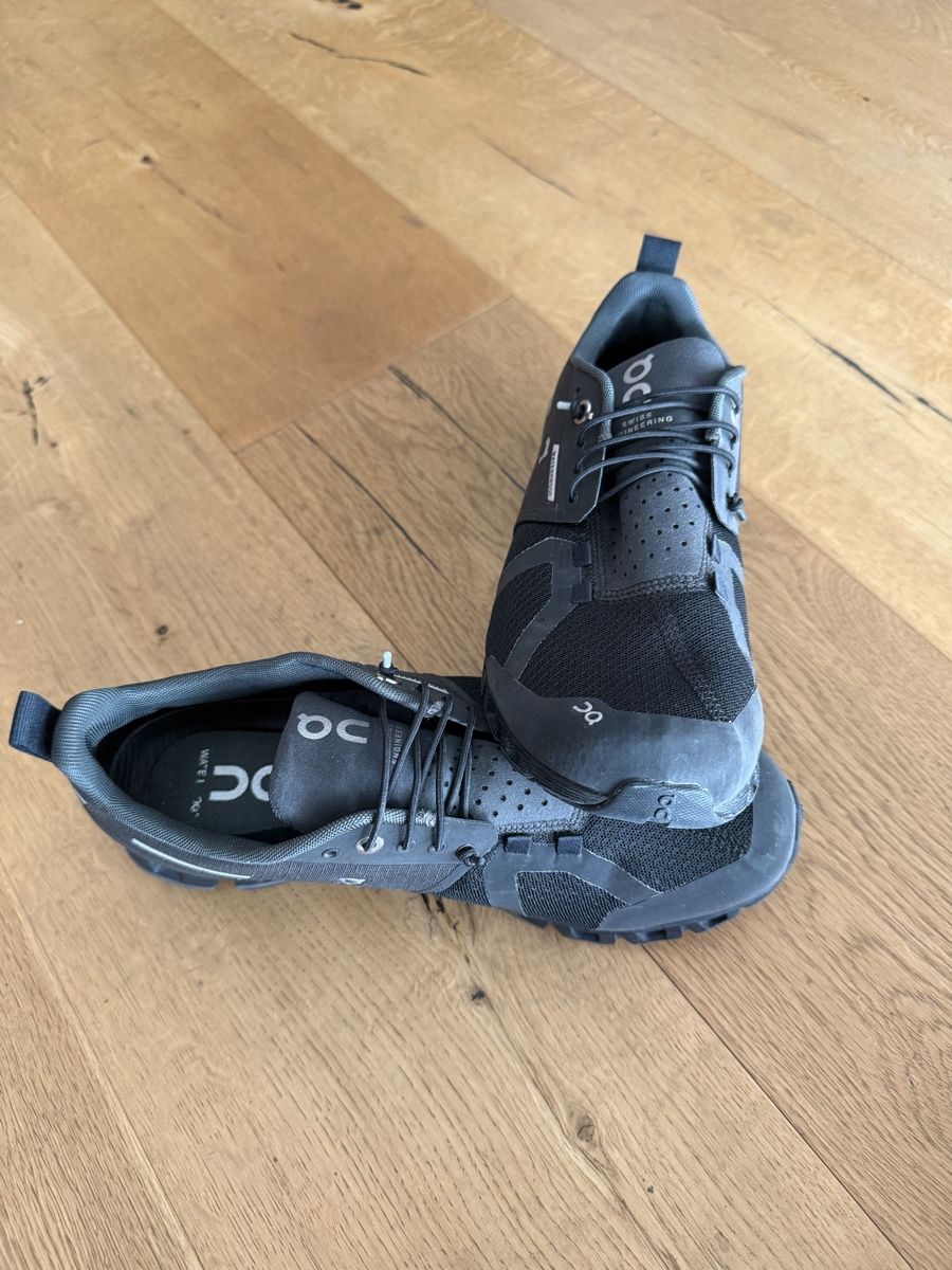 On Damenschuhe: ON Shoes GoreTex schwarz - Gr. 39 - top – Gebraucht aus Sargans von Rohan12 5