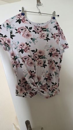 Damen T-Shirt weiss mit Blumenmuster Grösse L