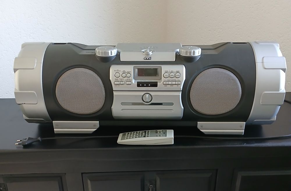 JVC RV-NB10B Ghettoblaster Boomblaster mit Fernbedienung (Gebraucht) in ...
