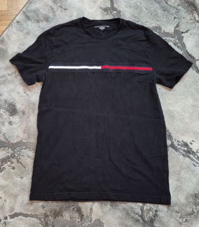 #20 - Tommy Hilfiger T-Shirt Grösse L