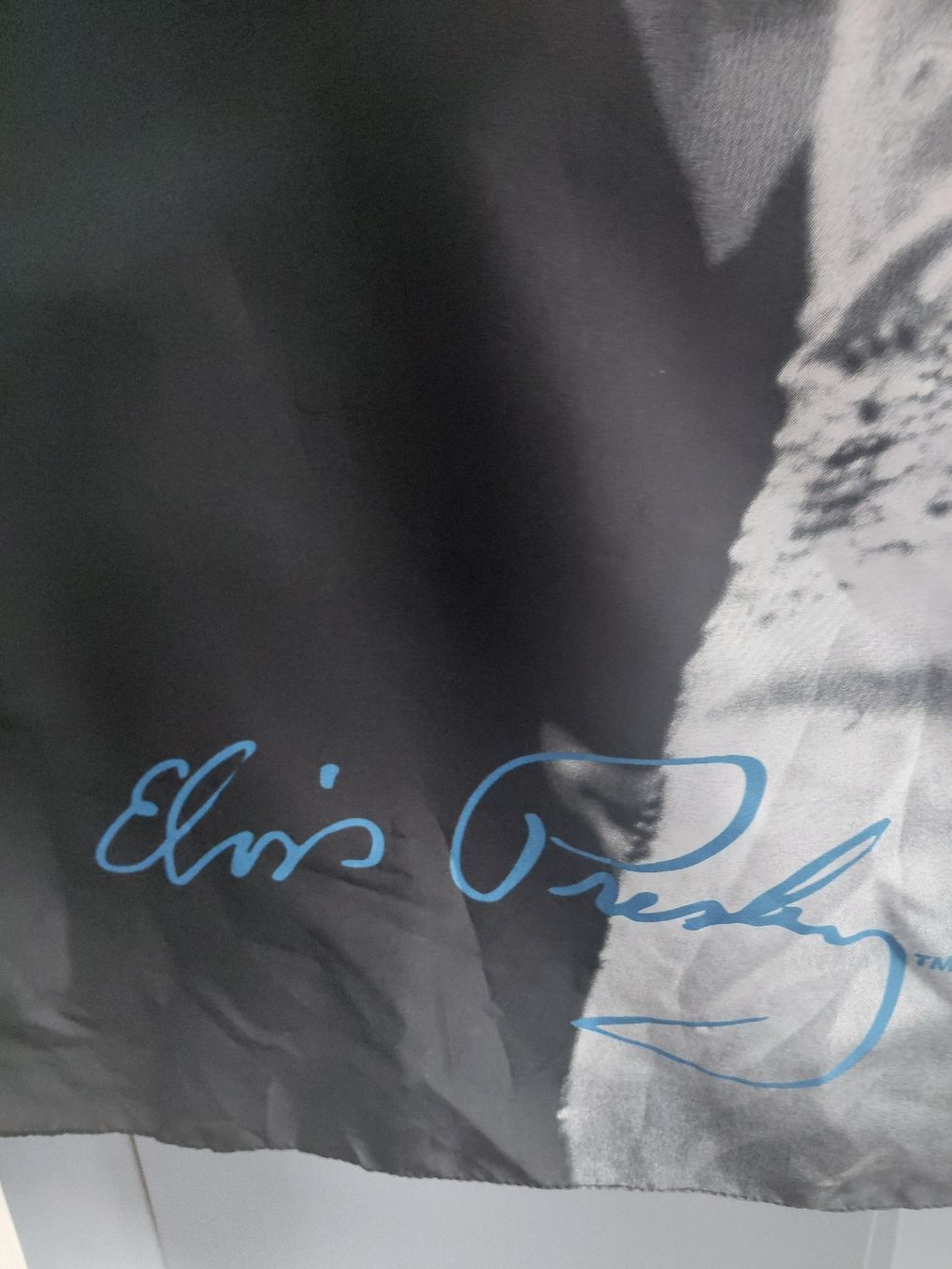 Autres accessoires: ELVIS  PRESLEY   20O3 – Neuf avec emballage d'origine à Veyras par yonel78 1