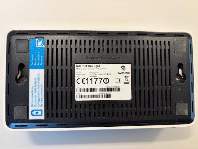 Swisscom Modem & Router: Swisscom Internet Light Internet Box – Usato da Hütten venduto da Nid0 3
