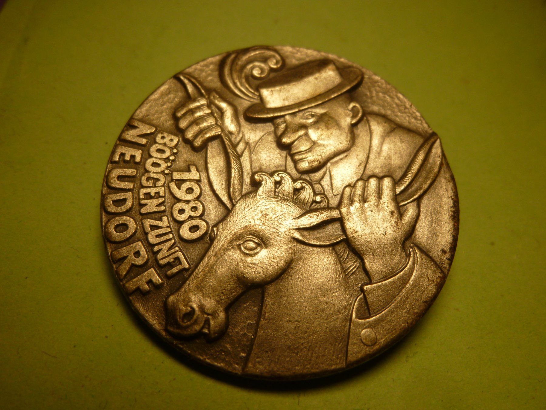 Plaketten & Abzeichen: NEUDORF 1980 SILBER – Gebraucht aus Ried (Muotathal) von Mandarin02