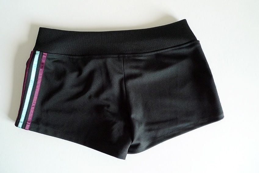 Pantaloni: Y-3 Shorts – Nuovo (secondo la descrizione) da Zürich venduto da Supetar 4