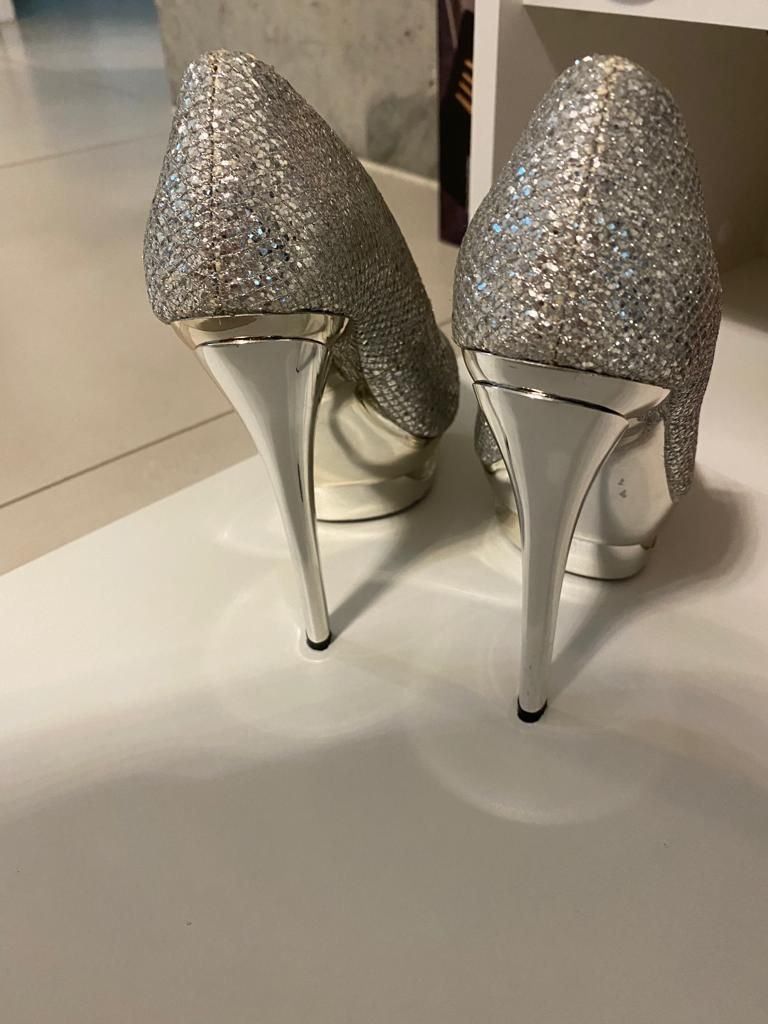Damenschuhe: Silbrig glitzernde High Heel Plateau Pumps – Gebraucht aus Ottenbach von tickorus 1
