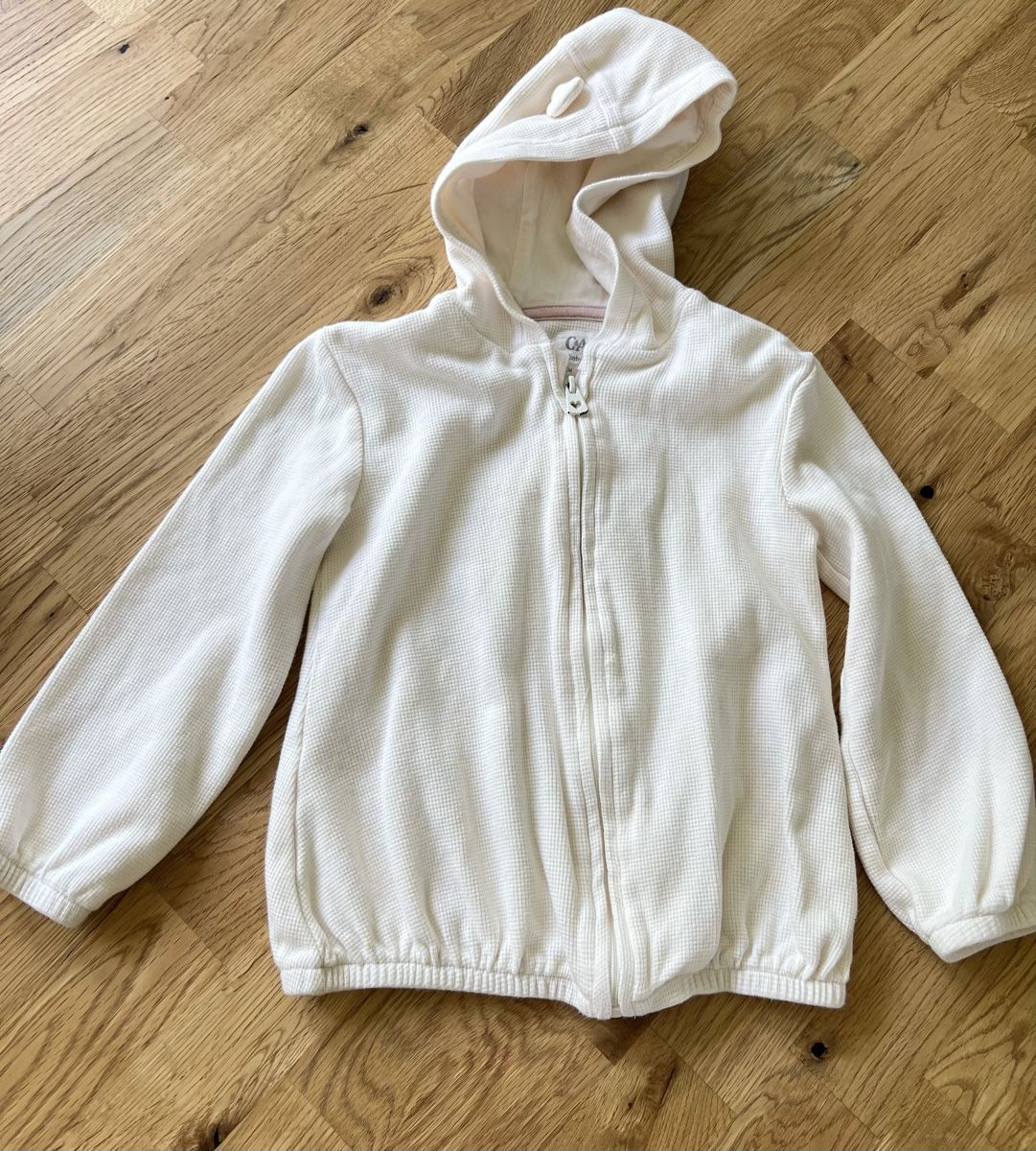 C&A Giacche & Cappotti: Baby Zipped Pullover Gr. 104 C&A – Usato da Zollikerberg venduto da Huglina