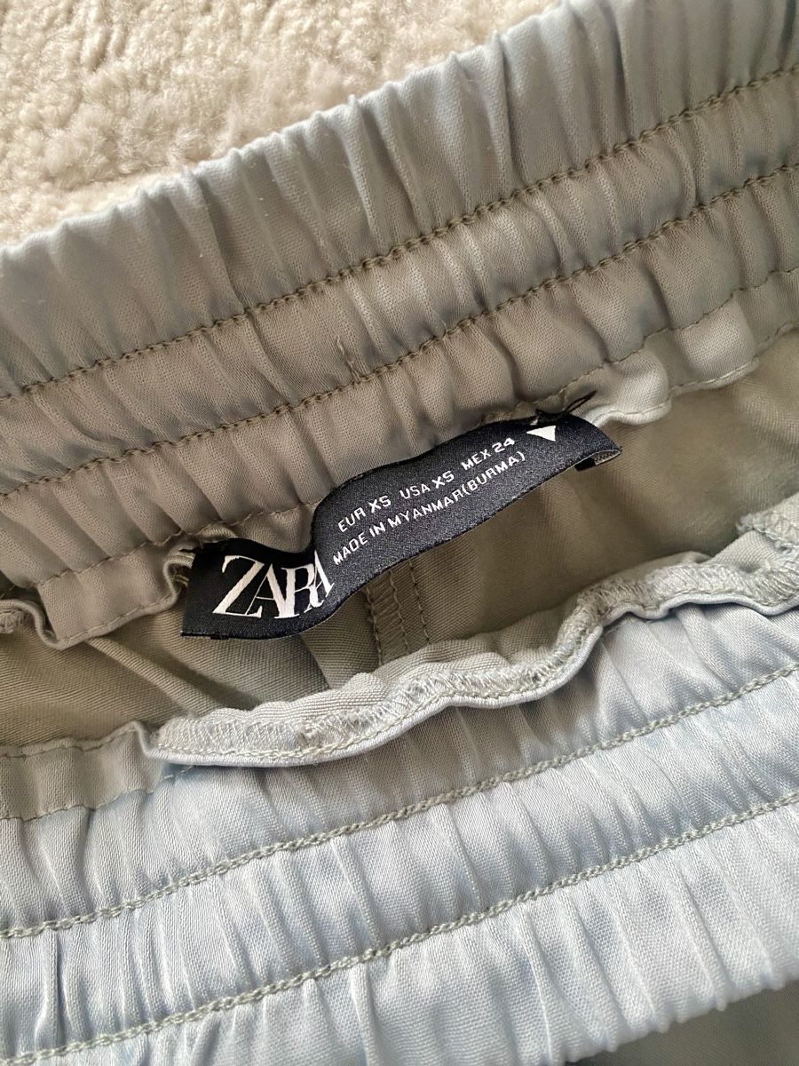 Zara Pantaloni: Zara pants XS light blue – Usato da Territet venduto da gai_5phl 5