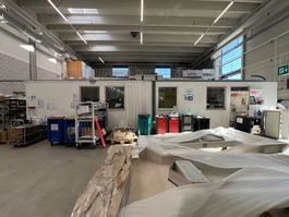 3 Bürocontainer, ausgebaut mit Parkett & Beleuchtung
