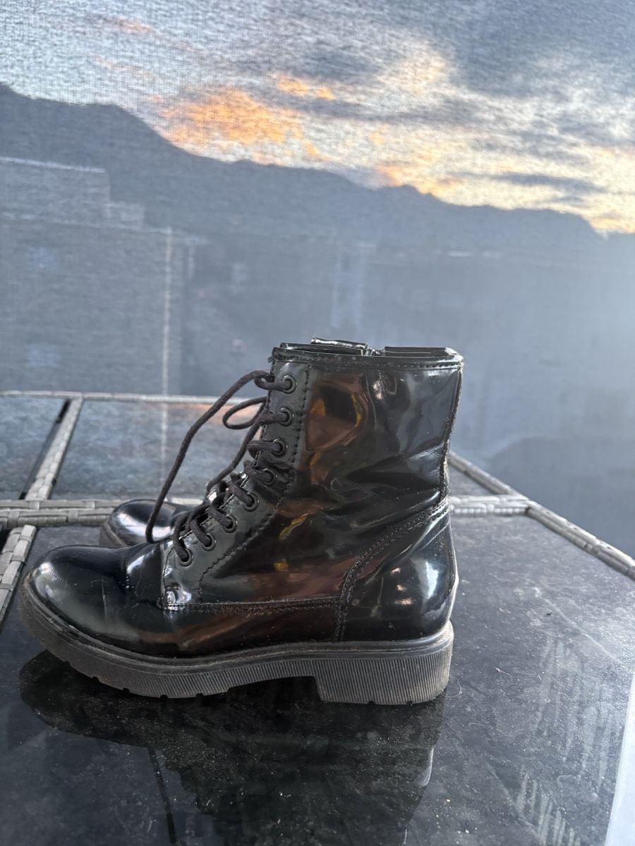 Scarpe da donna: Stivaletti neri verniciati stringati usato – Usato da Giubiasco venduto da mol_f9mf