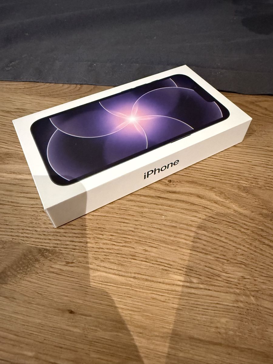 Apple Telefoni cellulari / Smartphones: IPhone 17e black 256GB – Nuovo e nell'imballaggio originale da Scherzingen venduto da mar_f6q6
