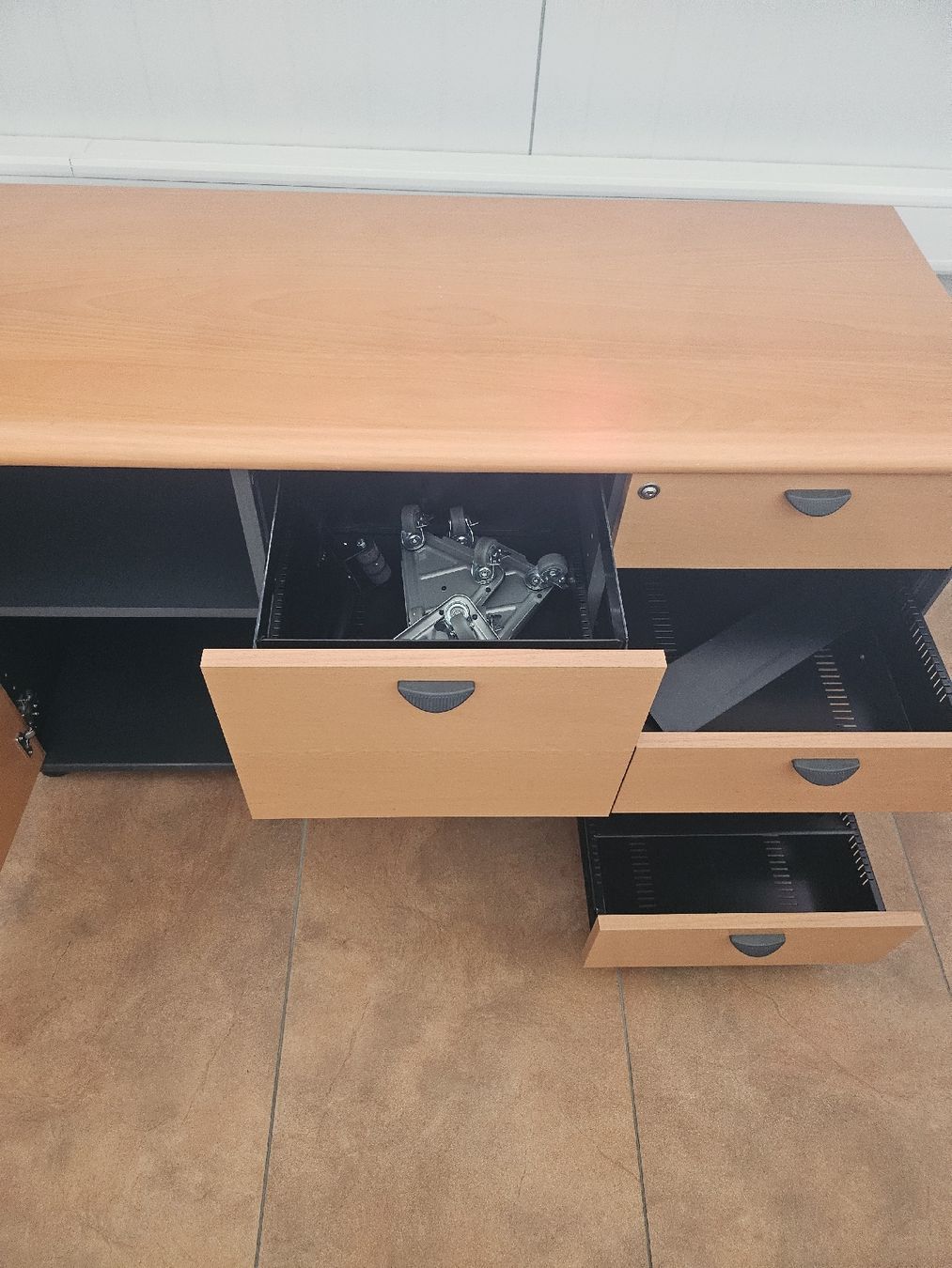 Cassettiere: Sideboard Buche mit Schubladen und Türen gebraucht – Usato da Busswil BE venduto da Topsign 1