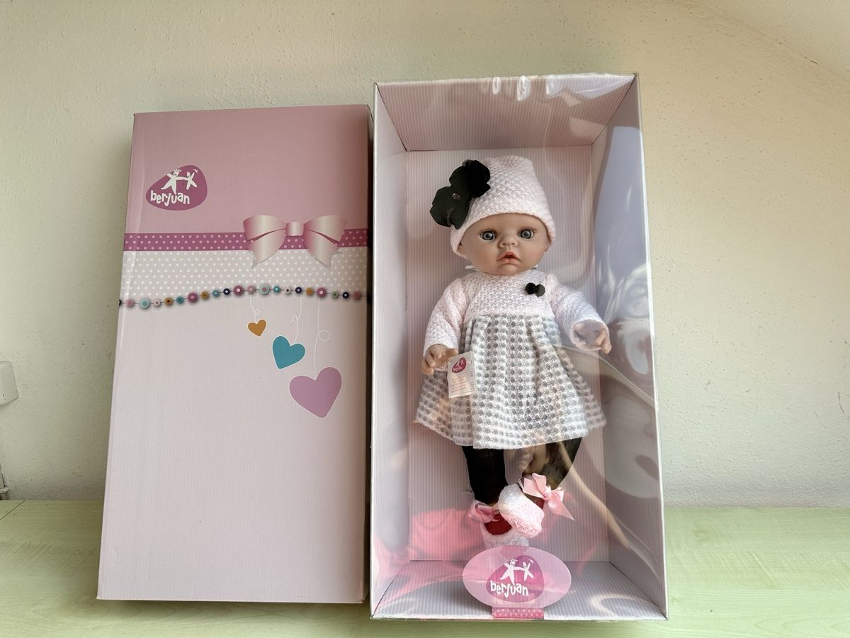 Poupées: Berjuan Mädchen Puppe – Neuf avec emballage d'origine à Zürich par Kat_5557 6