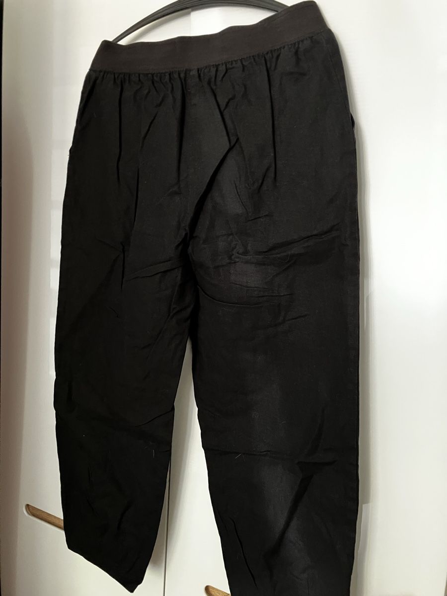 Pantalons: Leinenhose Damen 40 schwarz – D'occasion à Herzogenbuchsee par stellafarella 1