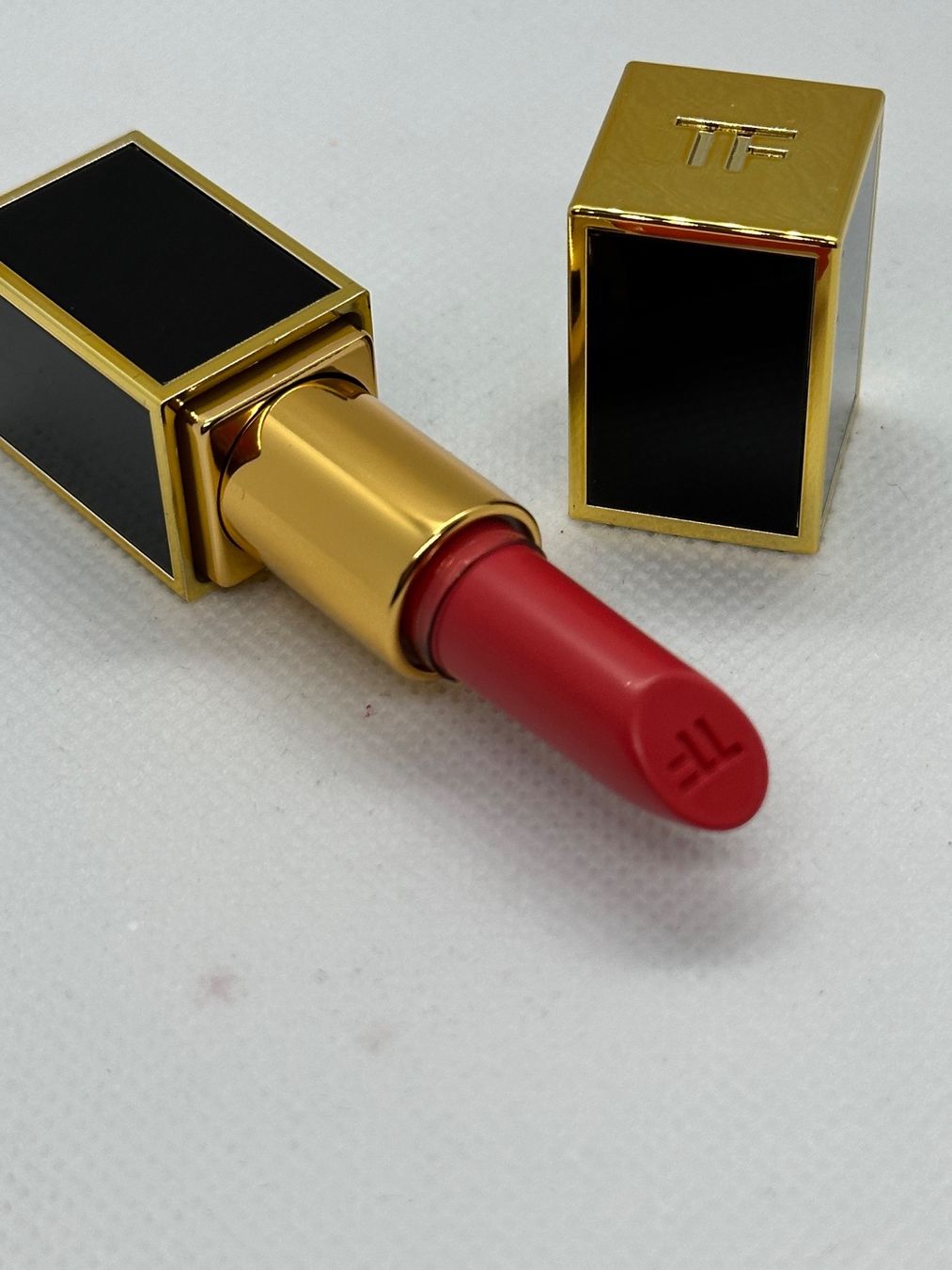 Tom Ford Make-up: Tom Ford rouge à lèvres 2 g – Nuovo (secondo la descrizione) da Pully venduto da Natala