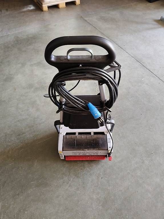 Toutes les machines: Profi Bodenreinigungsmaschine – D'occasion à Schönenwerd par Ph75