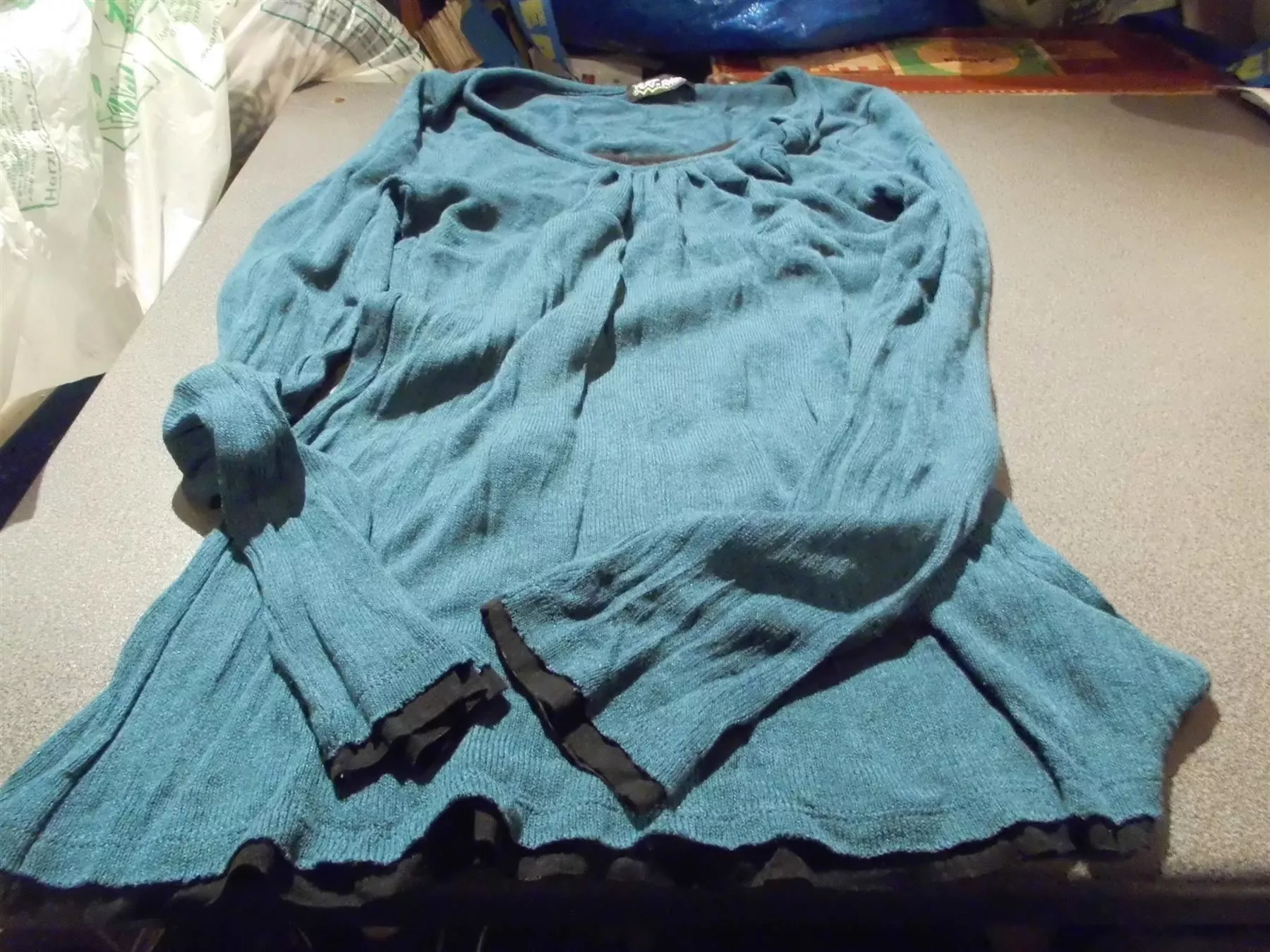 Pullover & Sweatshirts: Pullover Grösse S/M, Vert de Rage, blau – Gebraucht aus Zürich von abraxas1291