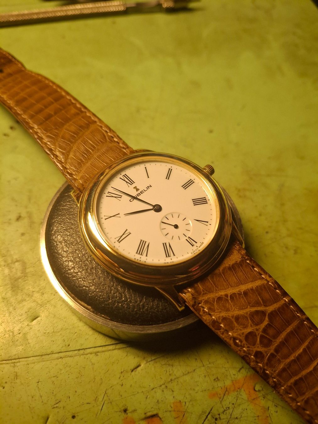 Gübelin Orologi: Gubelin Herrenuhr in 18K Gold – Usato da Basel venduto da Swastikapower