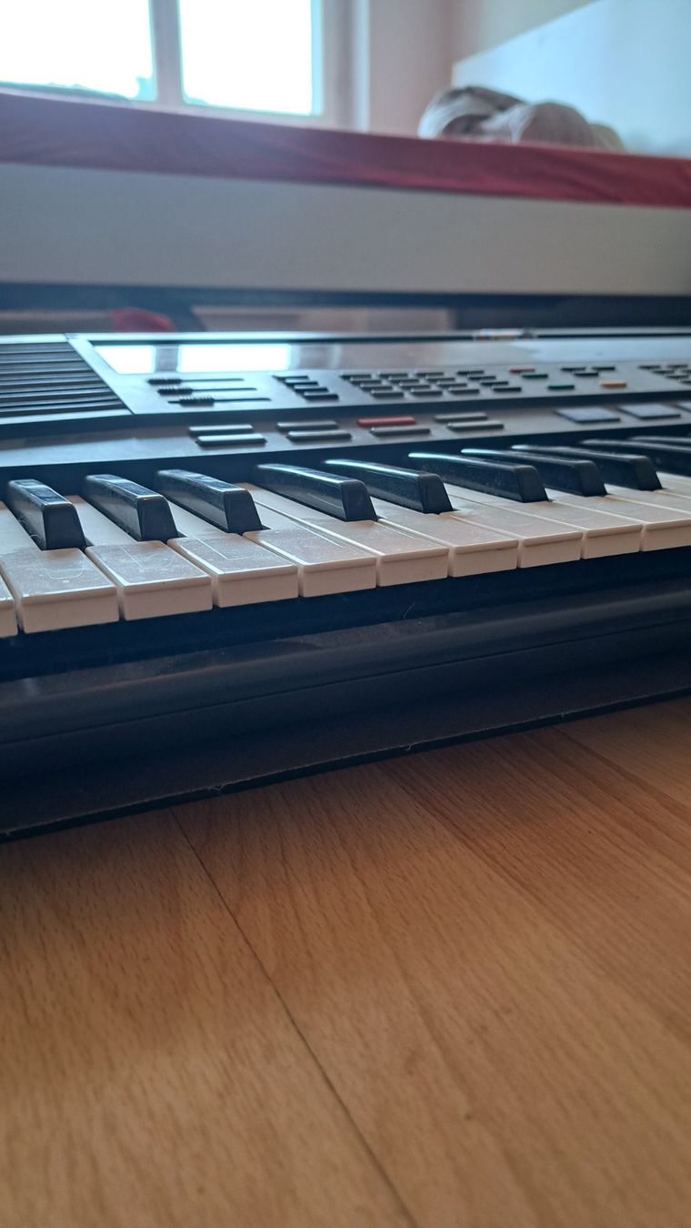 Musikinstrumente: Keyboard – Gebraucht aus Zürich von nic_dgn5 2