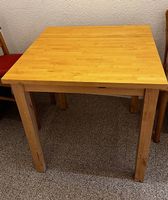 Massiver Holztisch 