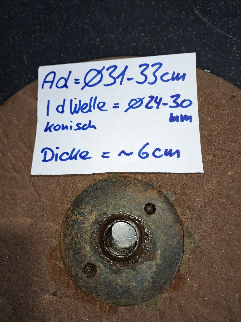 Tutti gli attrezzi: Schleifstein Durchmesser 31-33 cm, Dicke ca. 6cm – Usato da Sargans venduto da Bomp 3