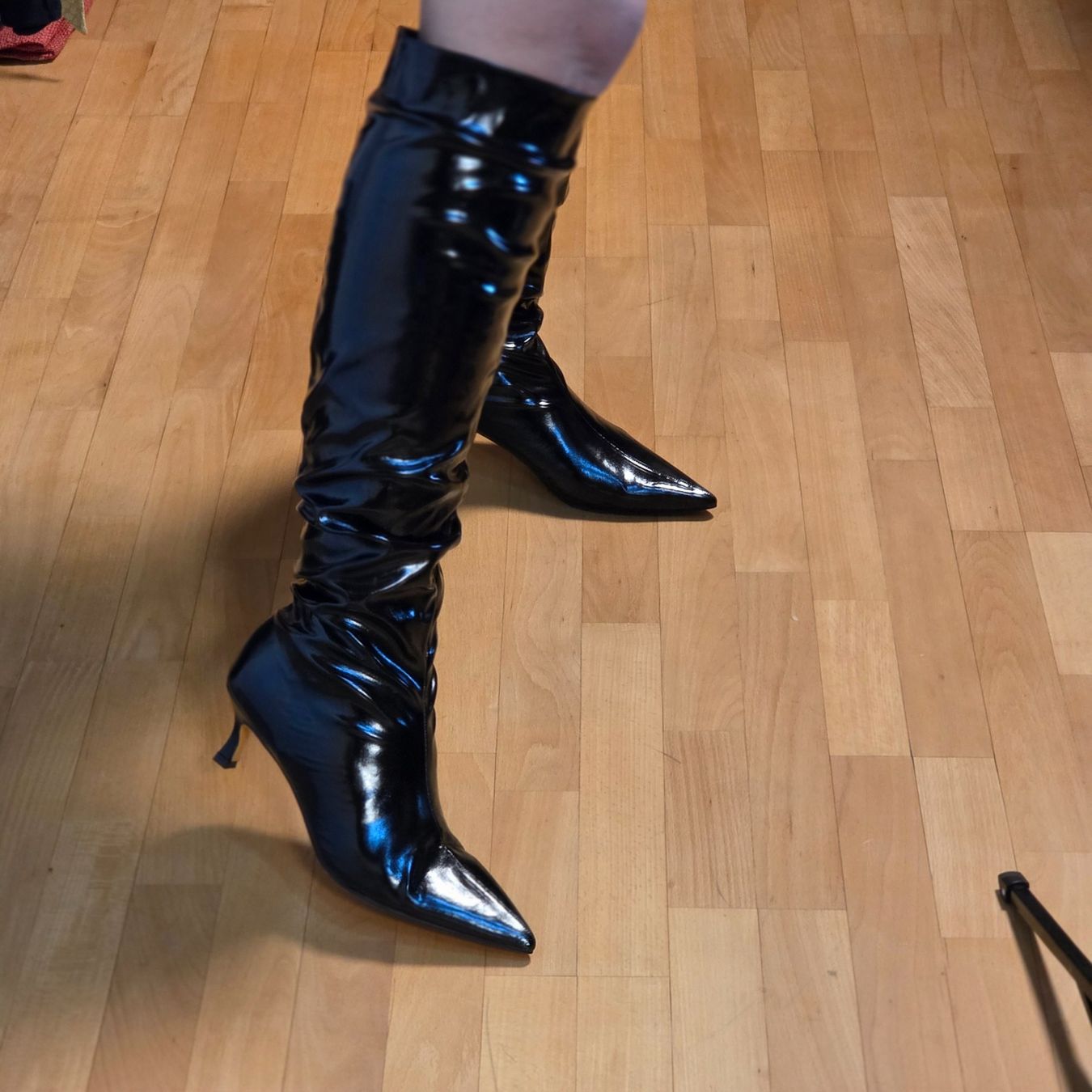 Scarpe da donna: Schwarze Lack Overknee Stiefel Gr. 40,5 – Nuovo e nell'imballaggio originale da Wald ZH venduto da CapLux 4