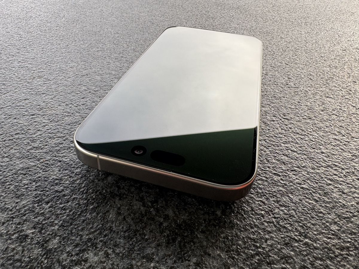 Apple Telefoni cellulari / Smartphones: Smartphone Apple iPhone 16 Pro schwarz – Usato da Heerbrugg venduto da bischi13 1