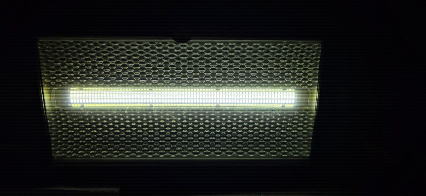 Martin Lampes: 2x Martin Atomic 3000 LED Strobe inkl. Flightcase – D'occasion à Steg VS par LM-LaserArt 4