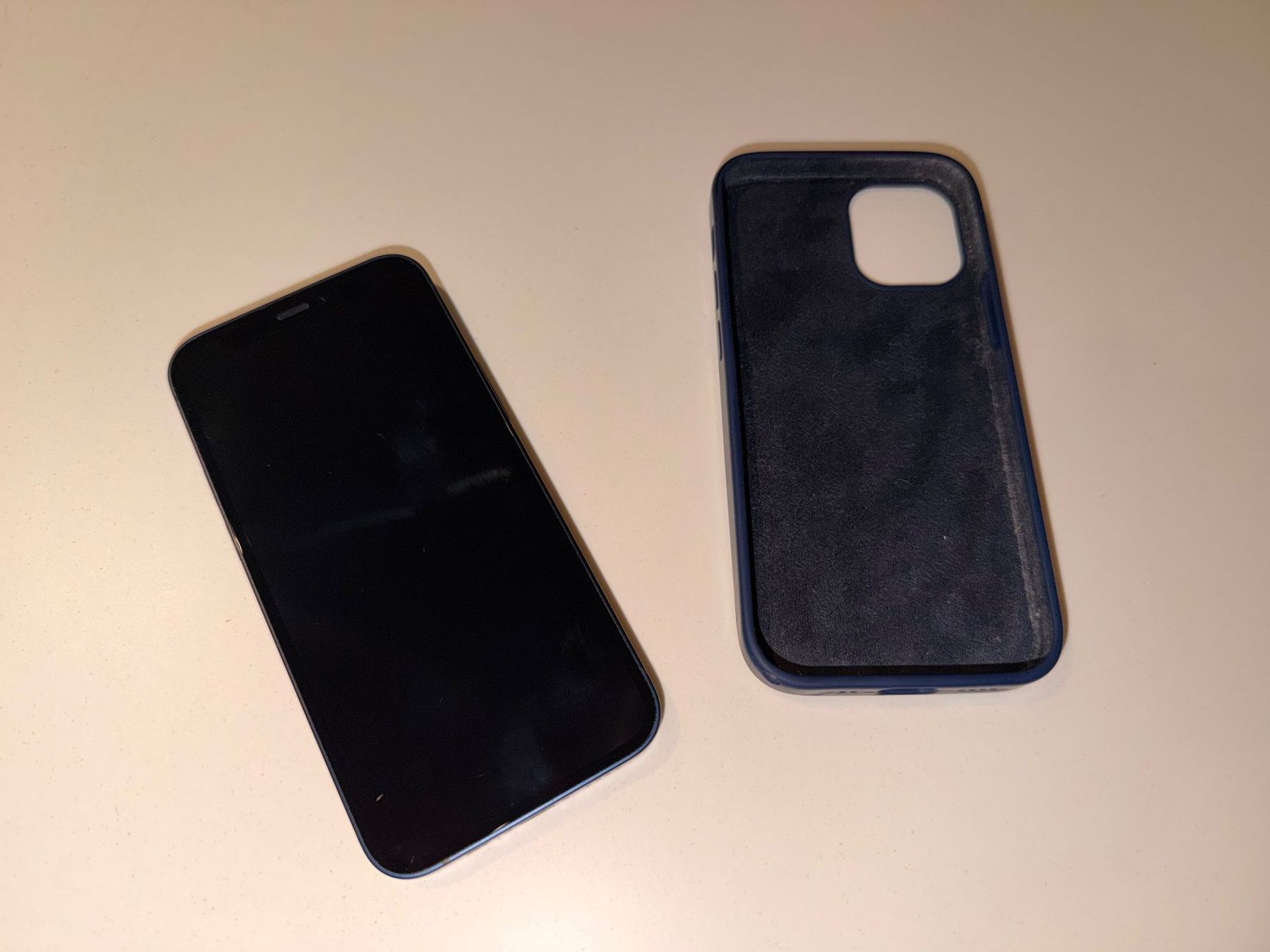 Apple Telefoni cellulari / Smartphones: iPhone 12 mini 64 GB Blau – Usato da Chur venduto da Dinogrischun 2