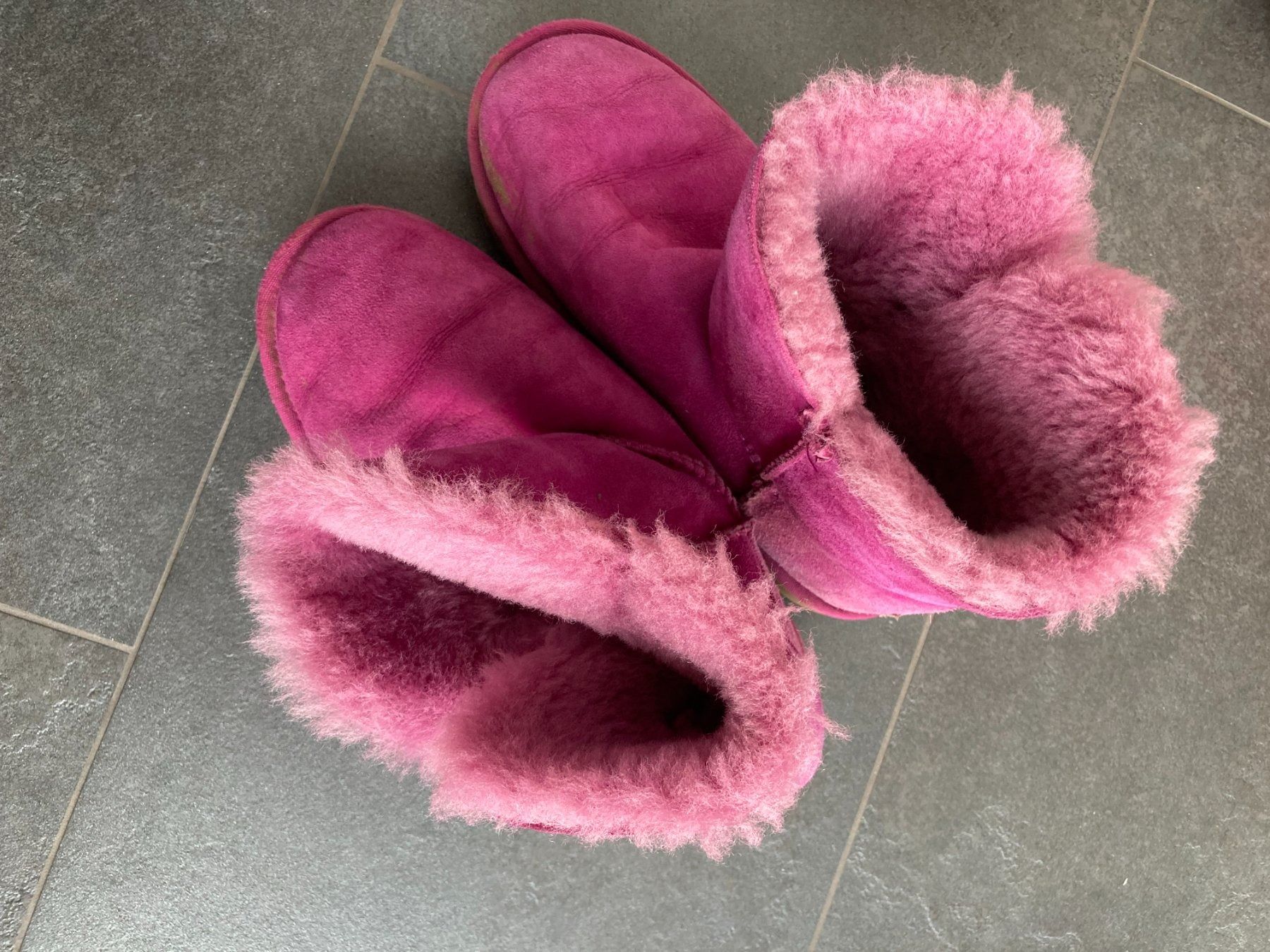 Ugg Scarpe per ragazze: UGG STIEFEL Mädchen – Usato da Pratteln venduto da Miki_