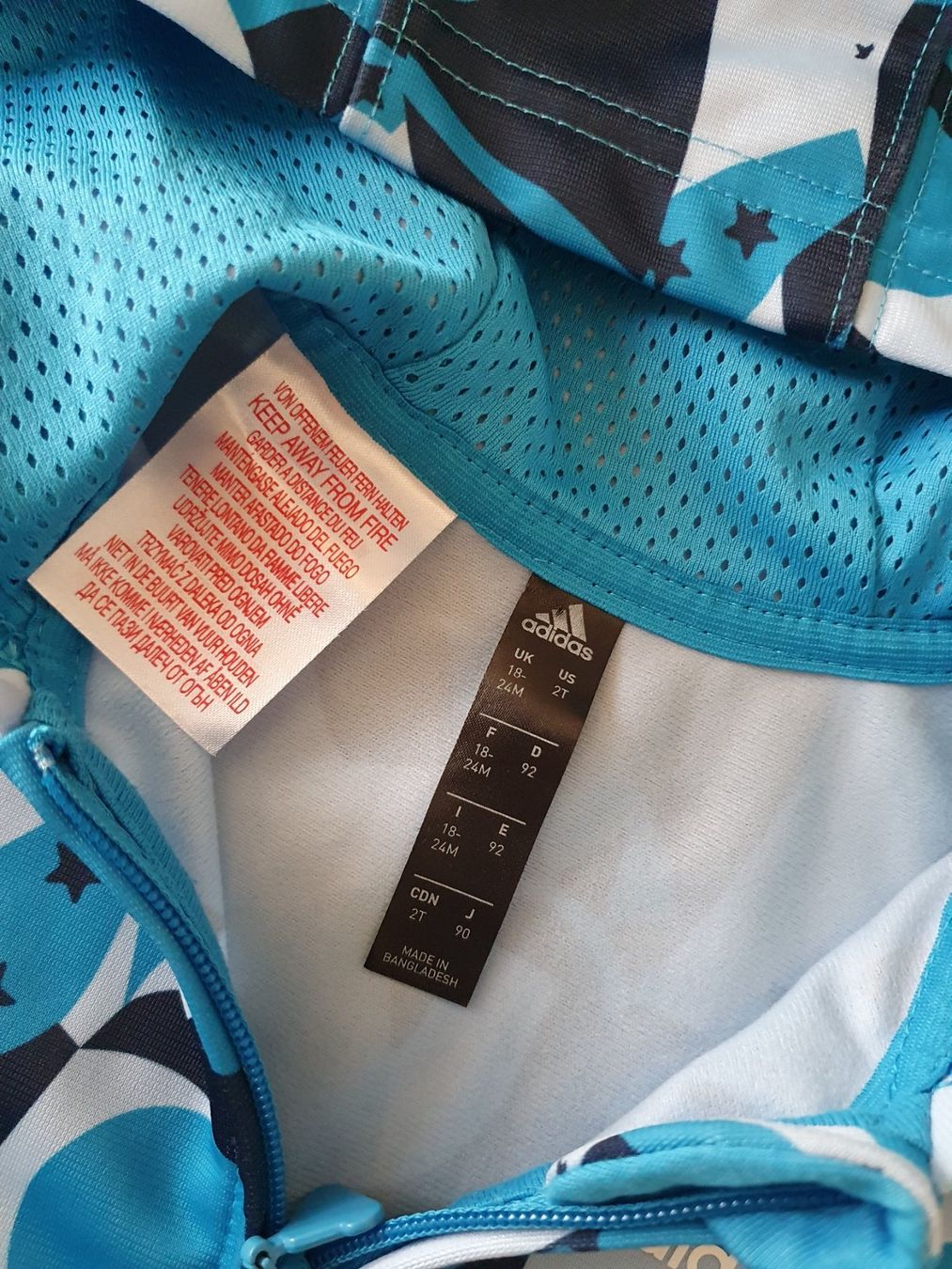 Adidas Giacche & Cappotti: Trainerjacke Adidas Grösse 98 – Nuovo (secondo la descrizione) da Rickenbach SO venduto da S.u.n.s.h.i.n.e.83 3