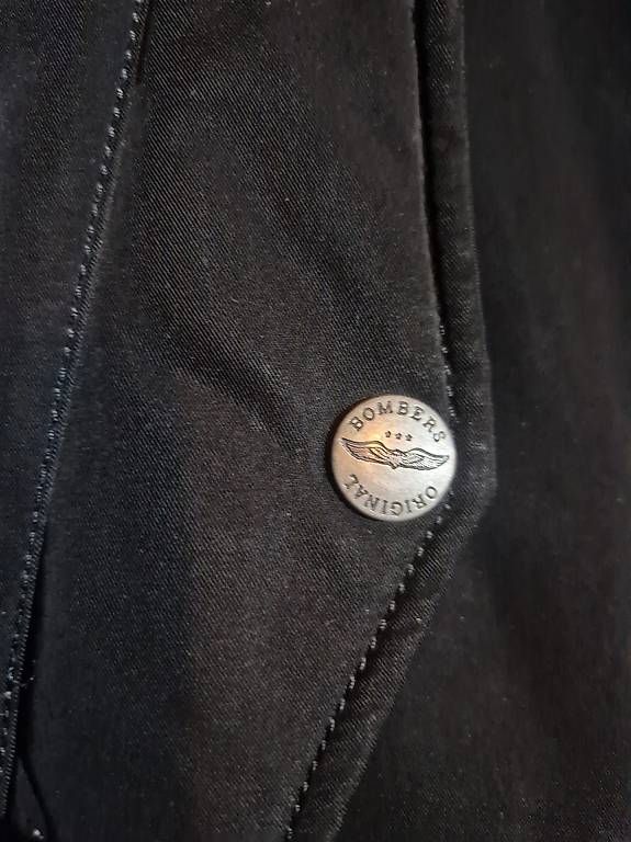 Vestes: Veste bombers taille S noir – D'occasion à St-Prex par jer_759q 3