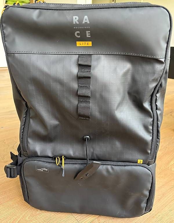 Sacs à dos: Schwarzer Transportrucksack Race Lite von Decathlon – D'occasion à Brugg AG par Knup0