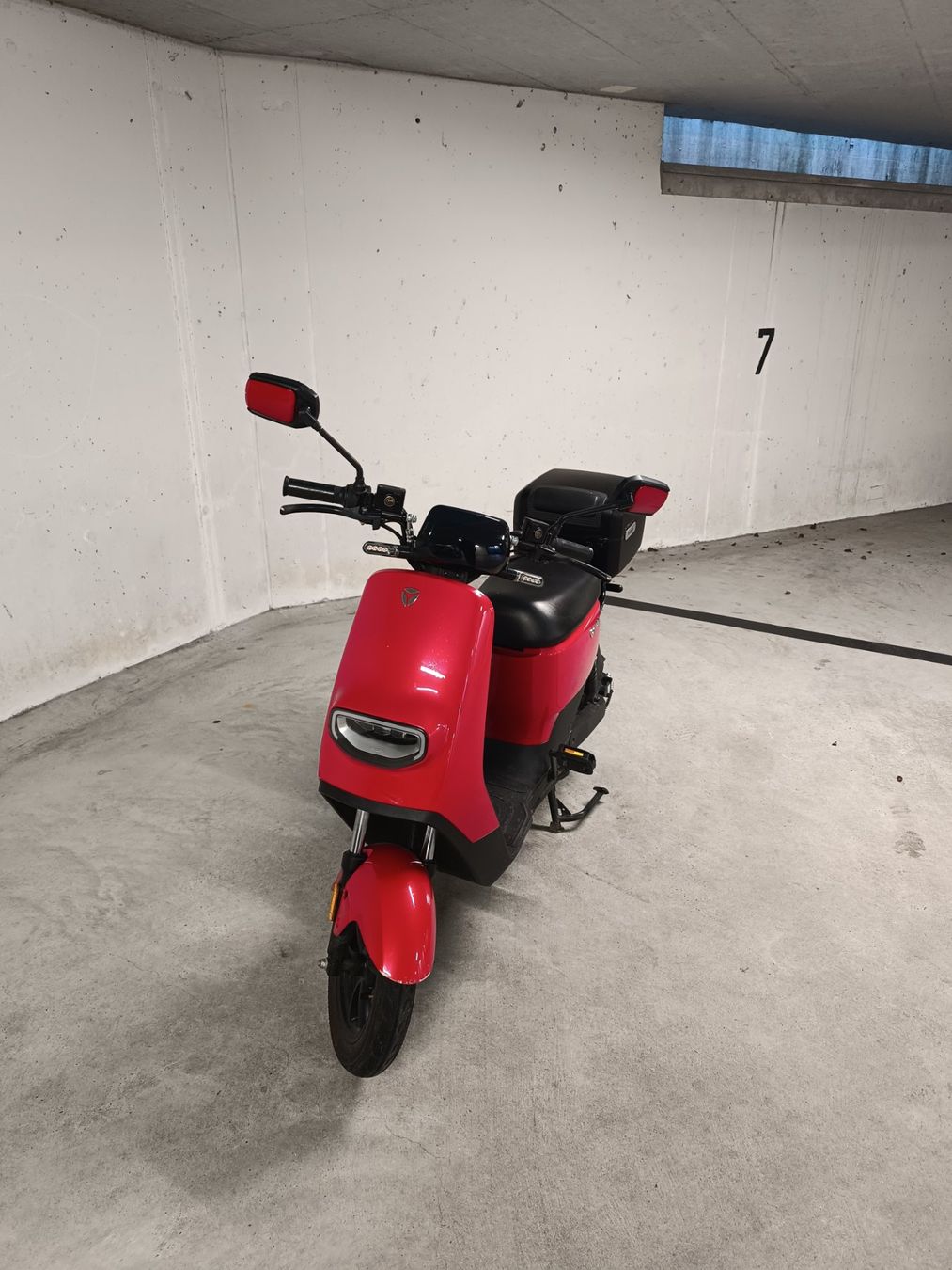 Yadea Scooters: Yadea DE3 Elektroroller – D'occasion à Ottikon par PiloniFive