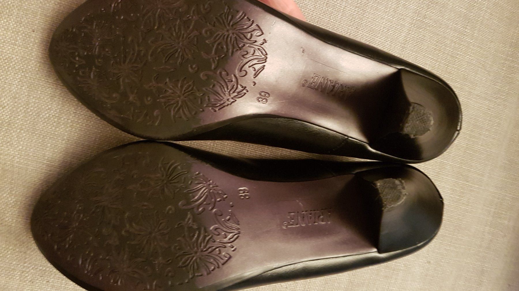 Scarpe da donna: Schwarze Pumps – Usato da Oberengstringen venduto da Sheera7 5