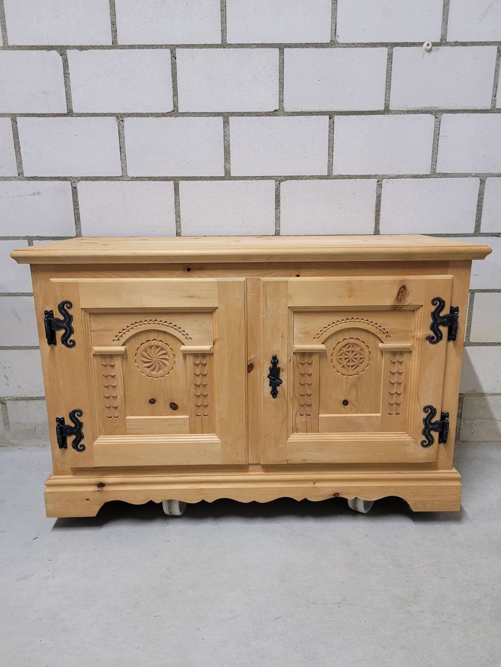 Cassettiere: Kommode massiv Tannenholz – Usato da Kaltbrunn venduto da Dr4321