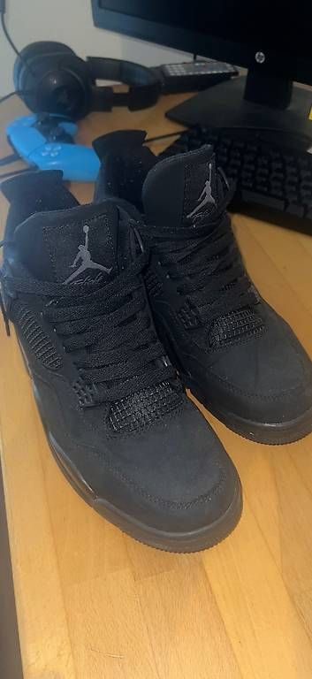 Herrenschuhe: Jordan 4 blackcats – Neu und originalverpackt aus Wildhaus von pau_628q