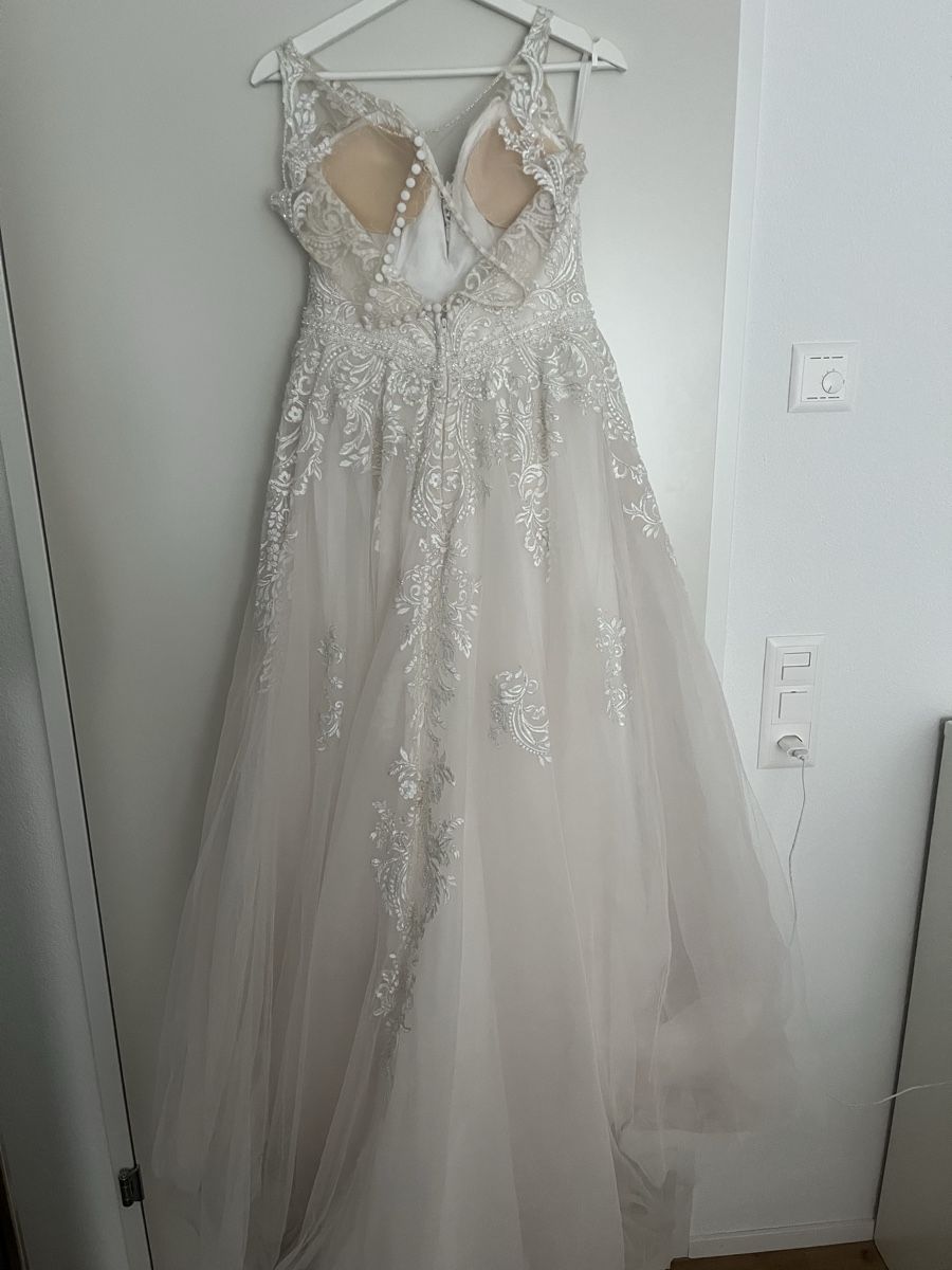 Vestiti: Wunderschönes Hochzeitskleid mit Ringrock / NP ca. 2500.- – Nuovo (secondo la descrizione) da Unterägeri venduto da mar_6gzc 2