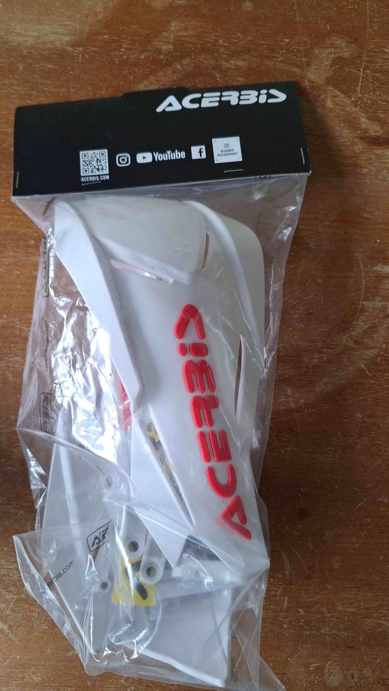 Acerbis Protezioni & Imbottiture: Acerbis X-Factory Handschalen weiss-rot – Nuovo e nell'imballaggio originale da Oberuzwil venduto da enduristo 1